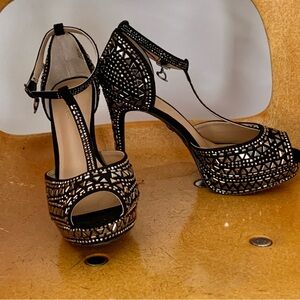 Beautiful Beaded Thalia Sodi Chase Ankle Strap Pumps 8W NWOT